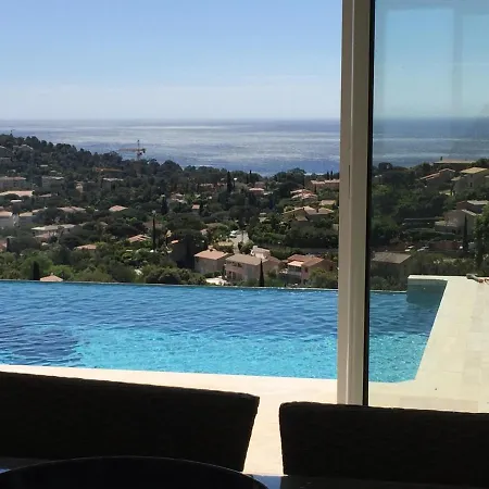 New! Vue Panoramique Proche Plages Saint-tropez Calme Parking Facile Piscine Privee Individuelle Holiday home Cavalaire-sur-Mer